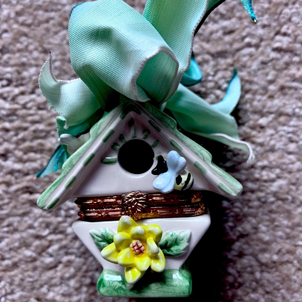Birdhouse trinket box